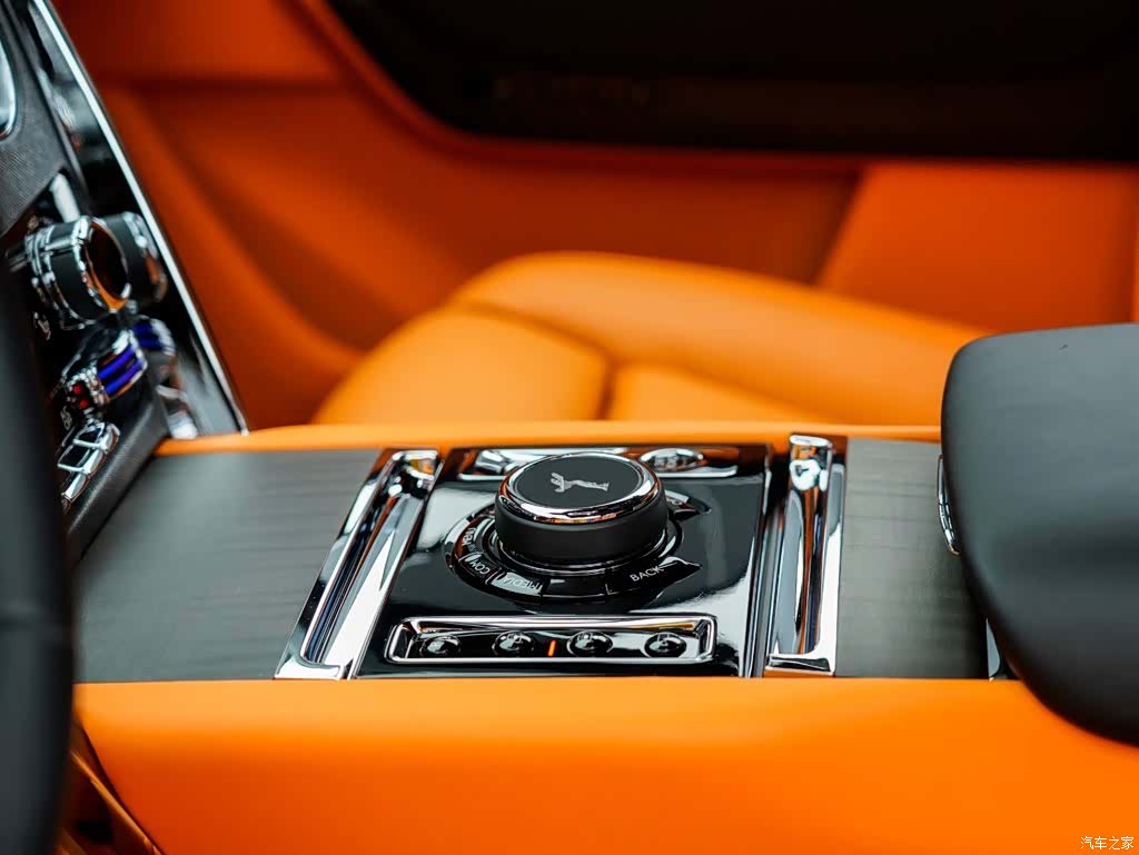 Rolls-Royce Cullinan, 2022 9