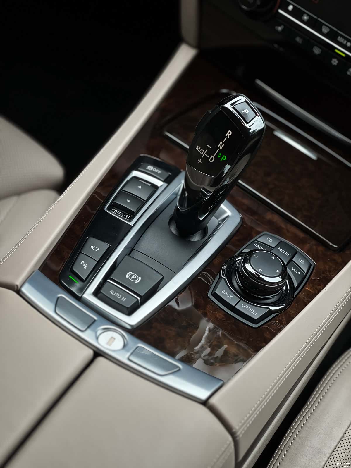 BMW 7 Series, 2011 6