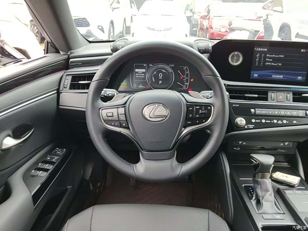 Lexus ES, 2022 11