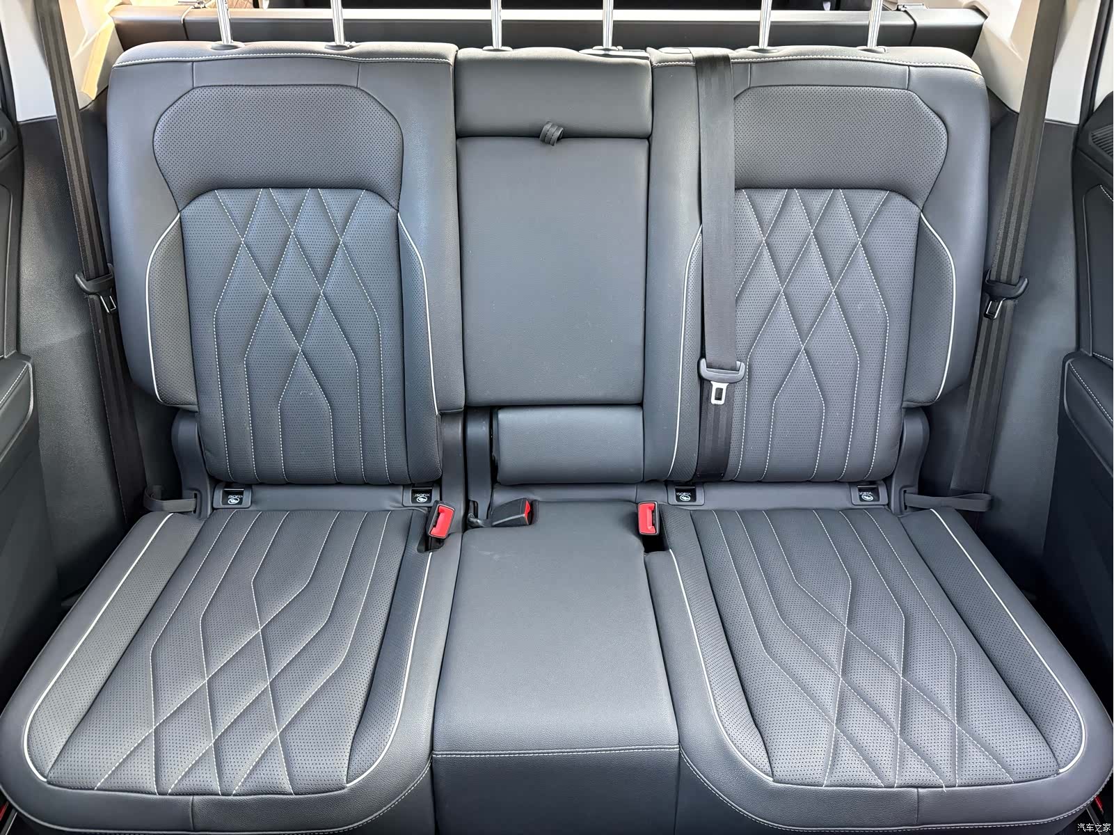 Volkswagen Tiguan L, 2022 13