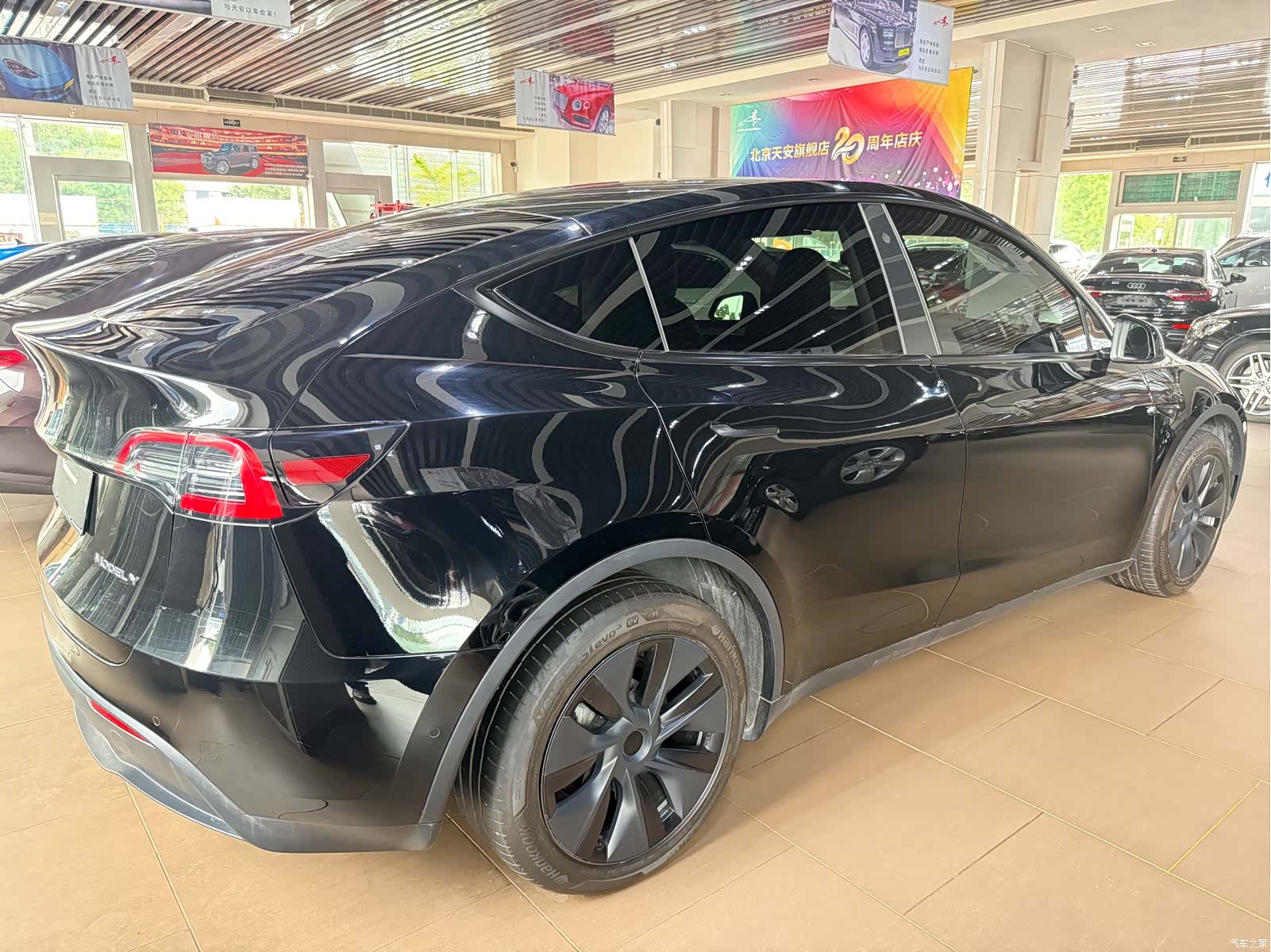 Tesla Model Y, 2024 13