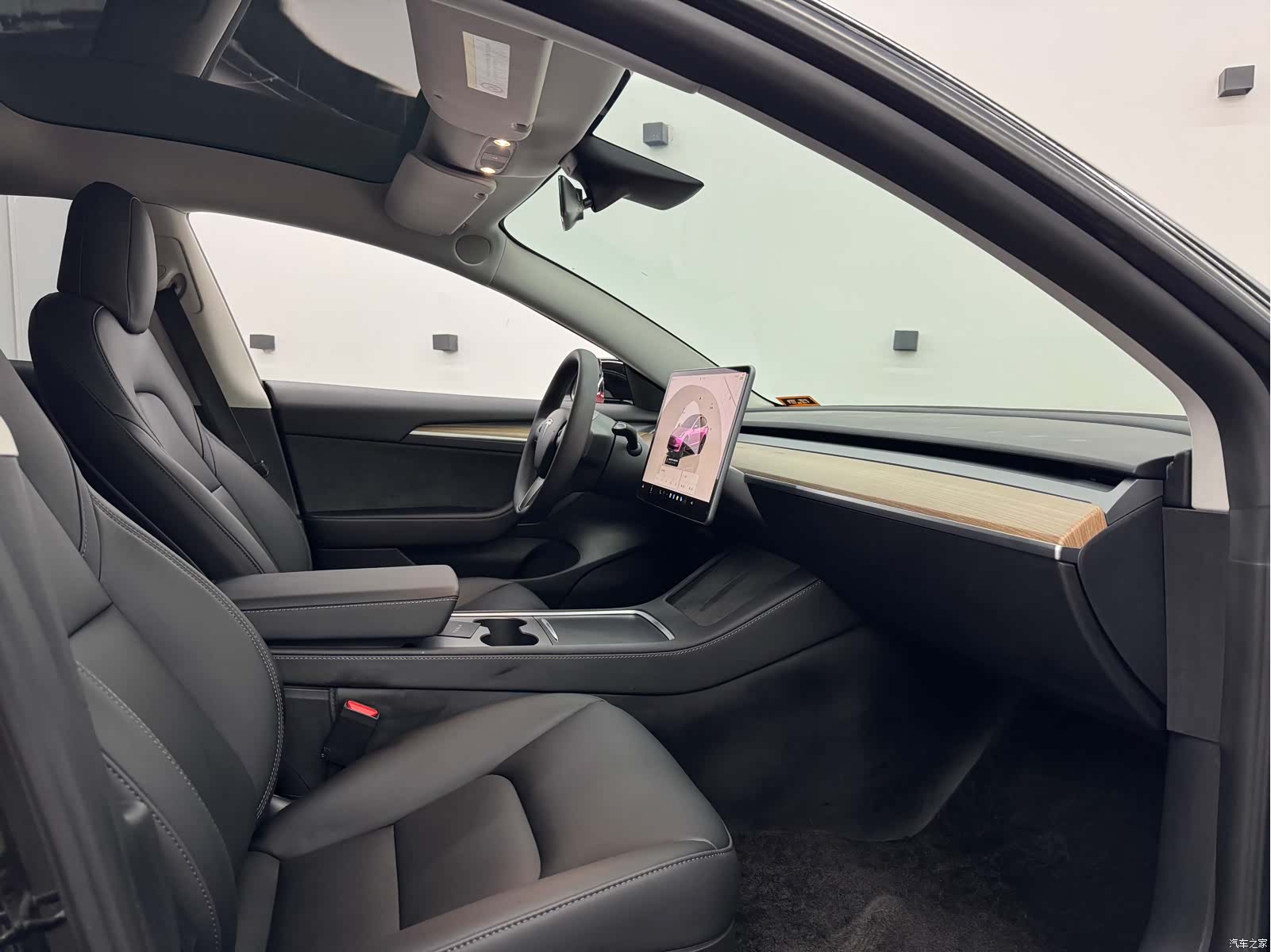 Tesla Model 3, 2023 11