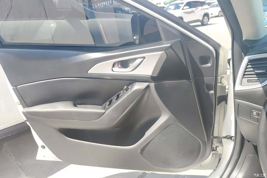 Mazda Mazda3, 2018 7