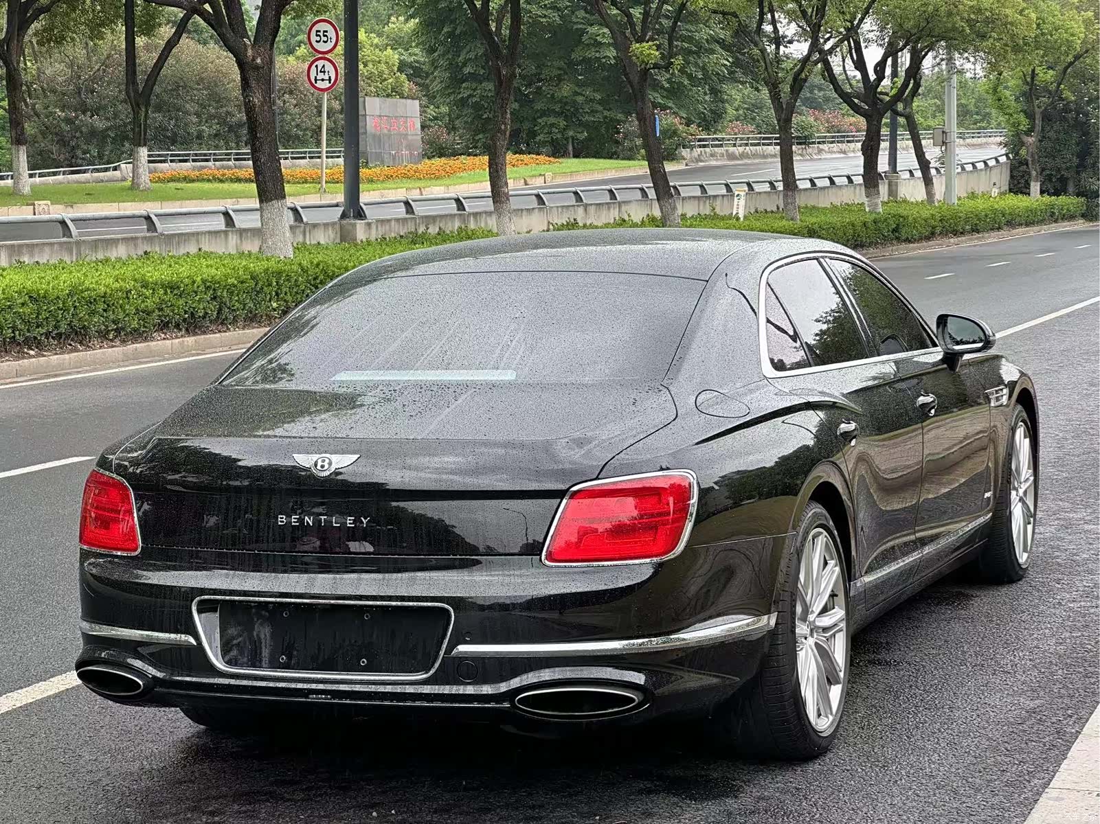 Bentley Flying Spur, 2021 4
