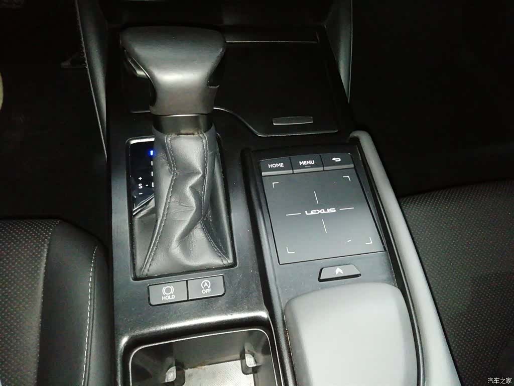 Lexus ES, 2022 14