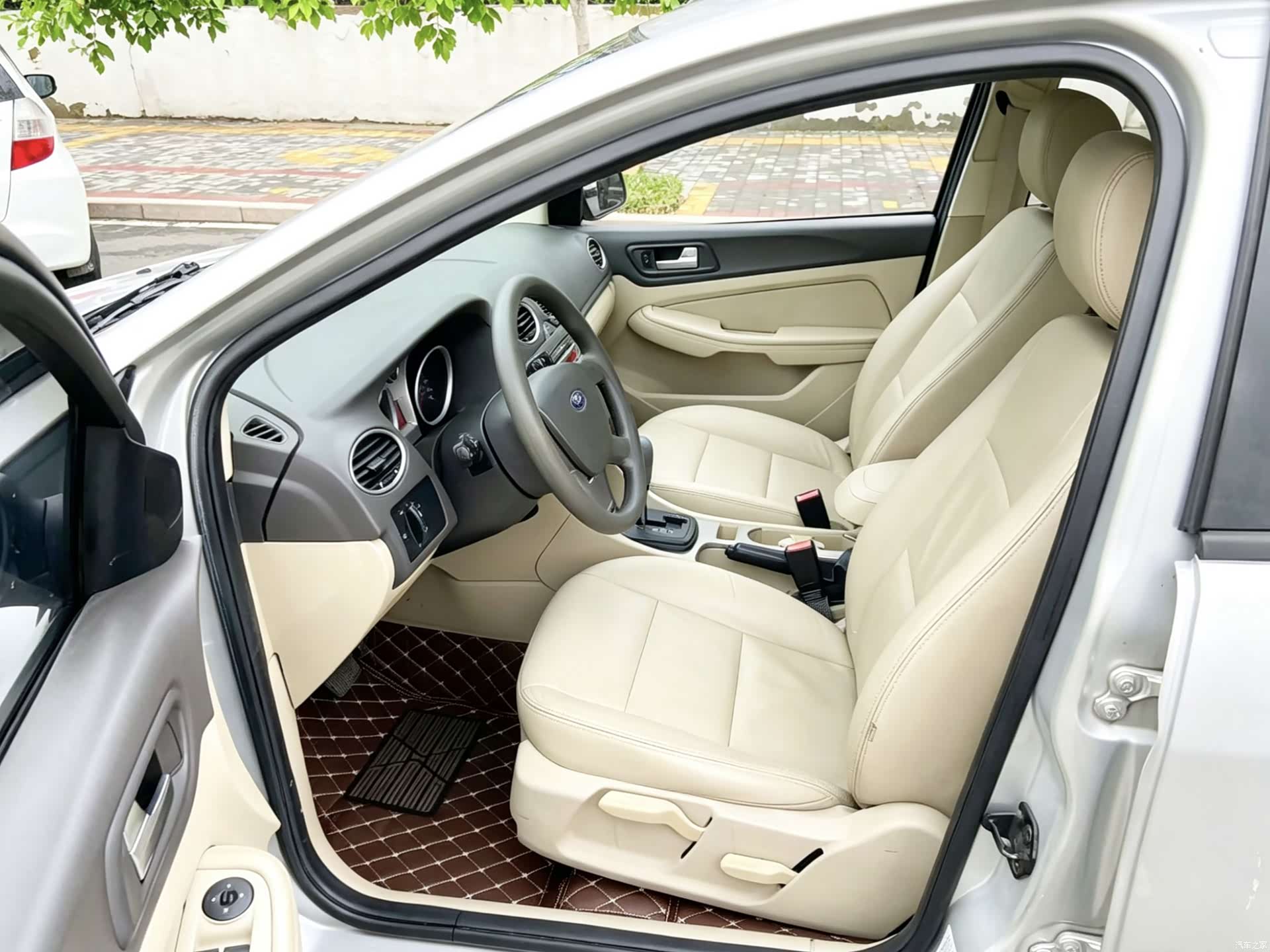 Ford Focus, 2012 7