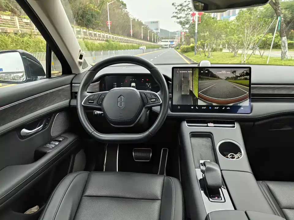 AITO Ask the world M5