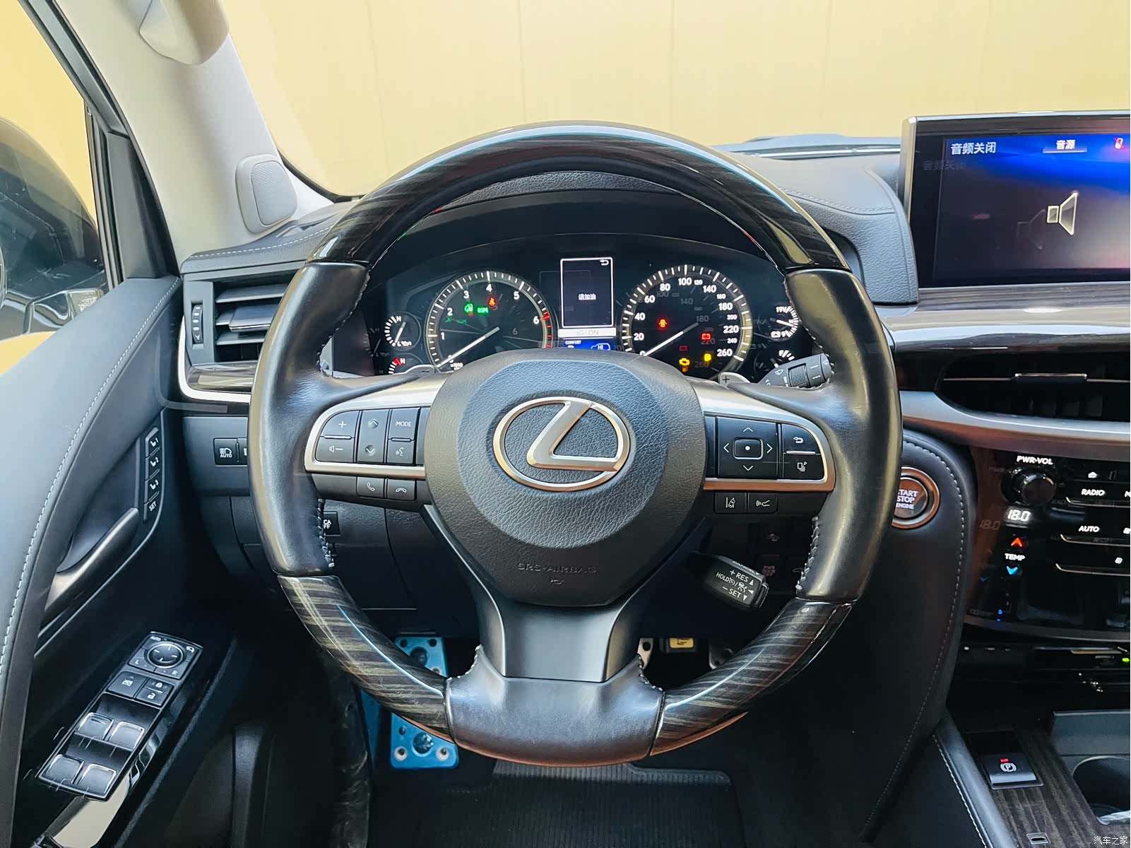 Lexus LX, 2020 11