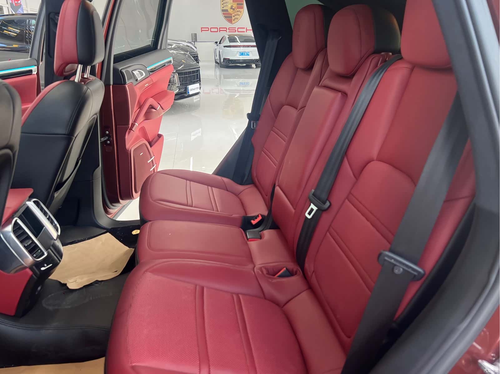 Porsche Cayenne, 2012 11