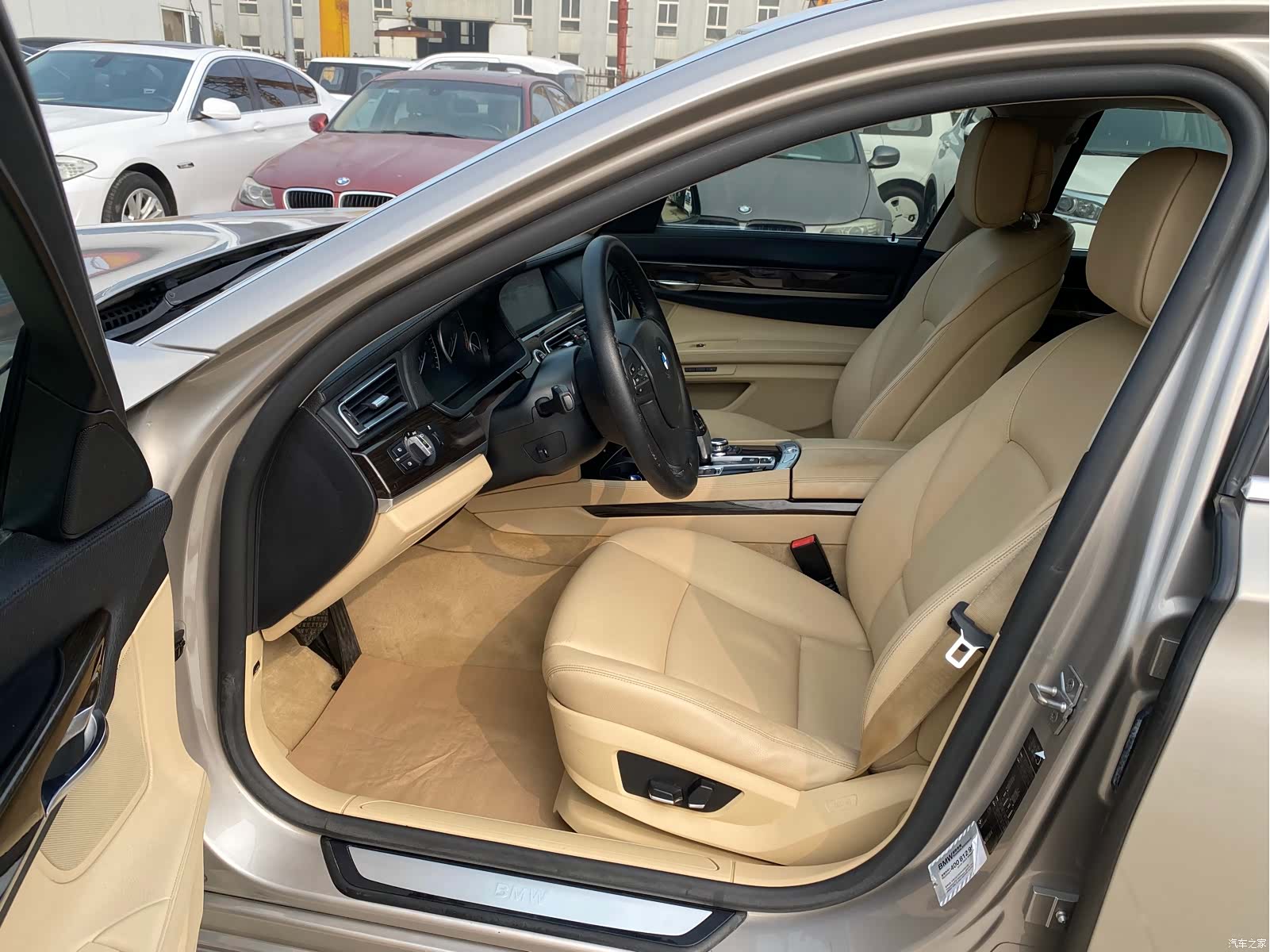 BMW 7 Series, 2011 4