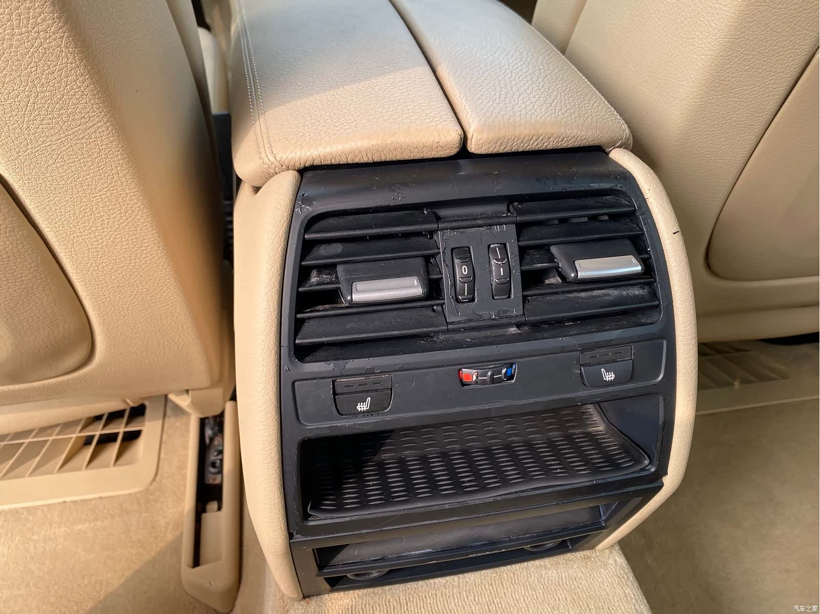 BMW 7 Series, 2011 6
