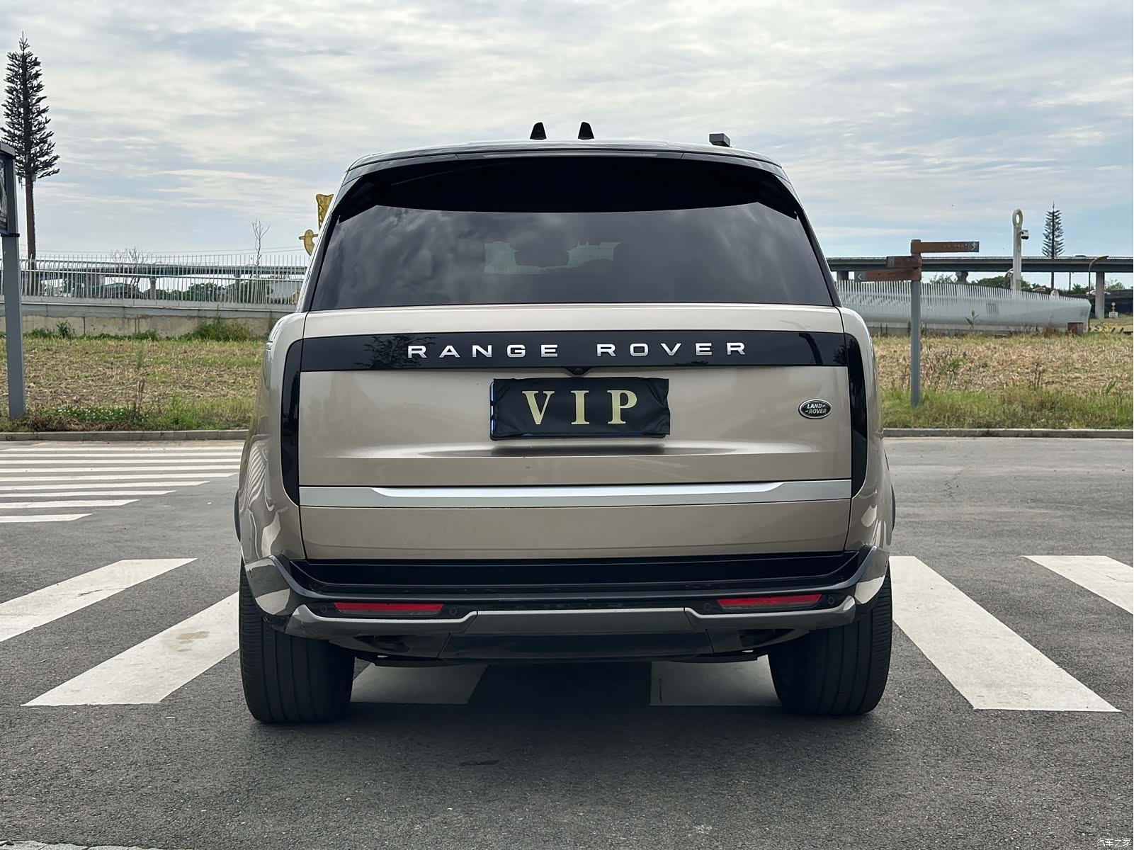 Land Rover Range Rover, 2023 12