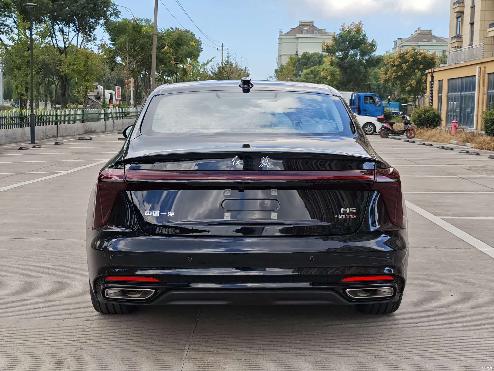 Hongqi H5, 2024 10