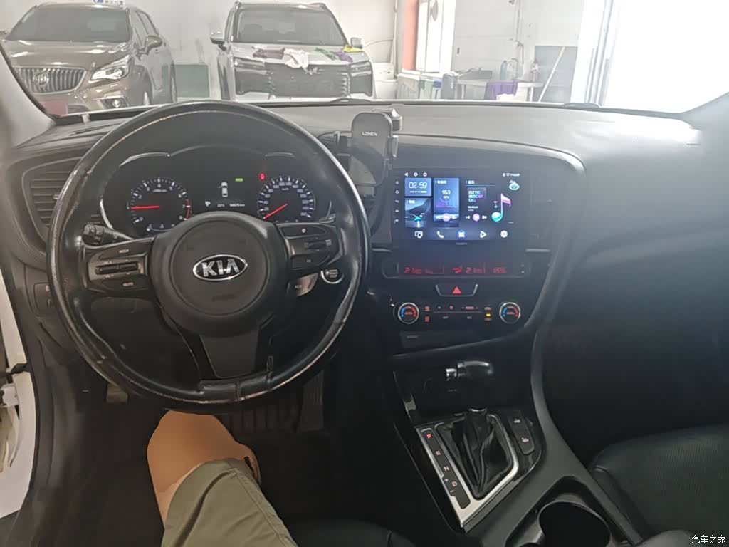 Kia K5, 2014 10
