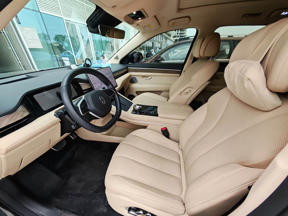 AITO Ask the world M7