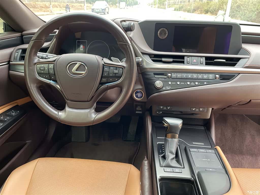 Lexus ES, 2021 9