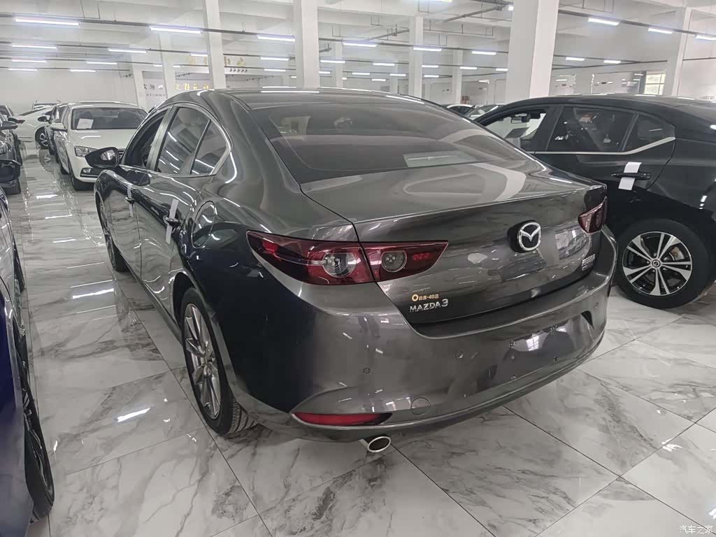 Mazda Mazda3, 2022 12
