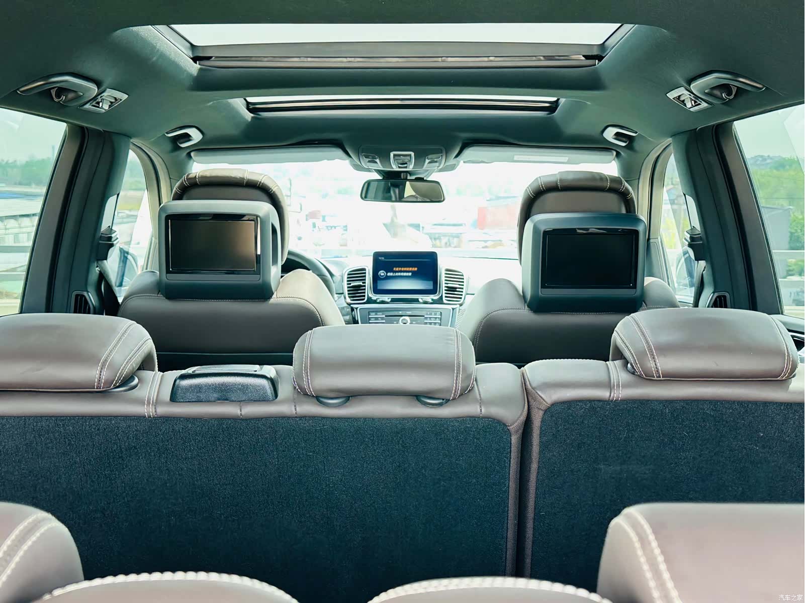 Mercedes-Benz GLS, 2016 32