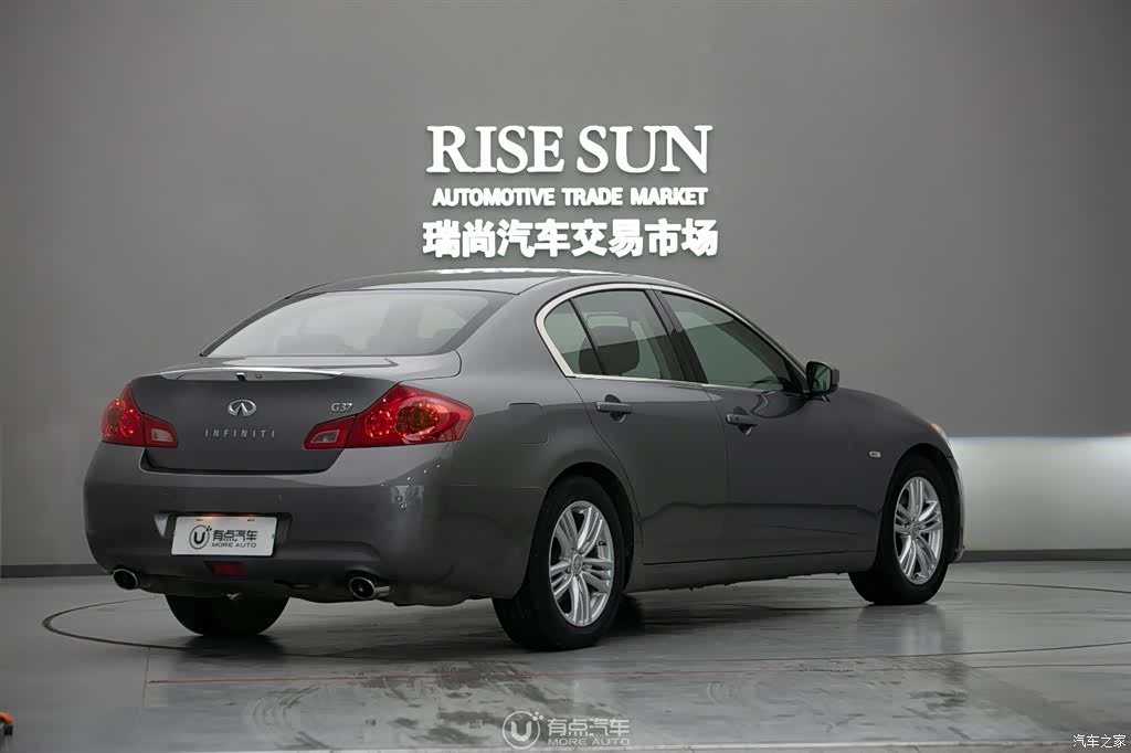 Infiniti G37, 2011 2