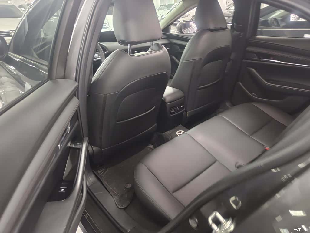 Mazda Mazda3, 2022 15