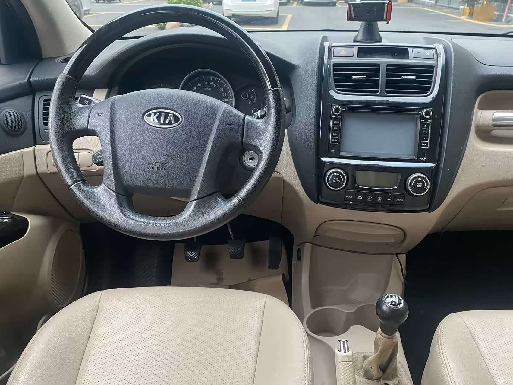 Kia GLS, 2011 18