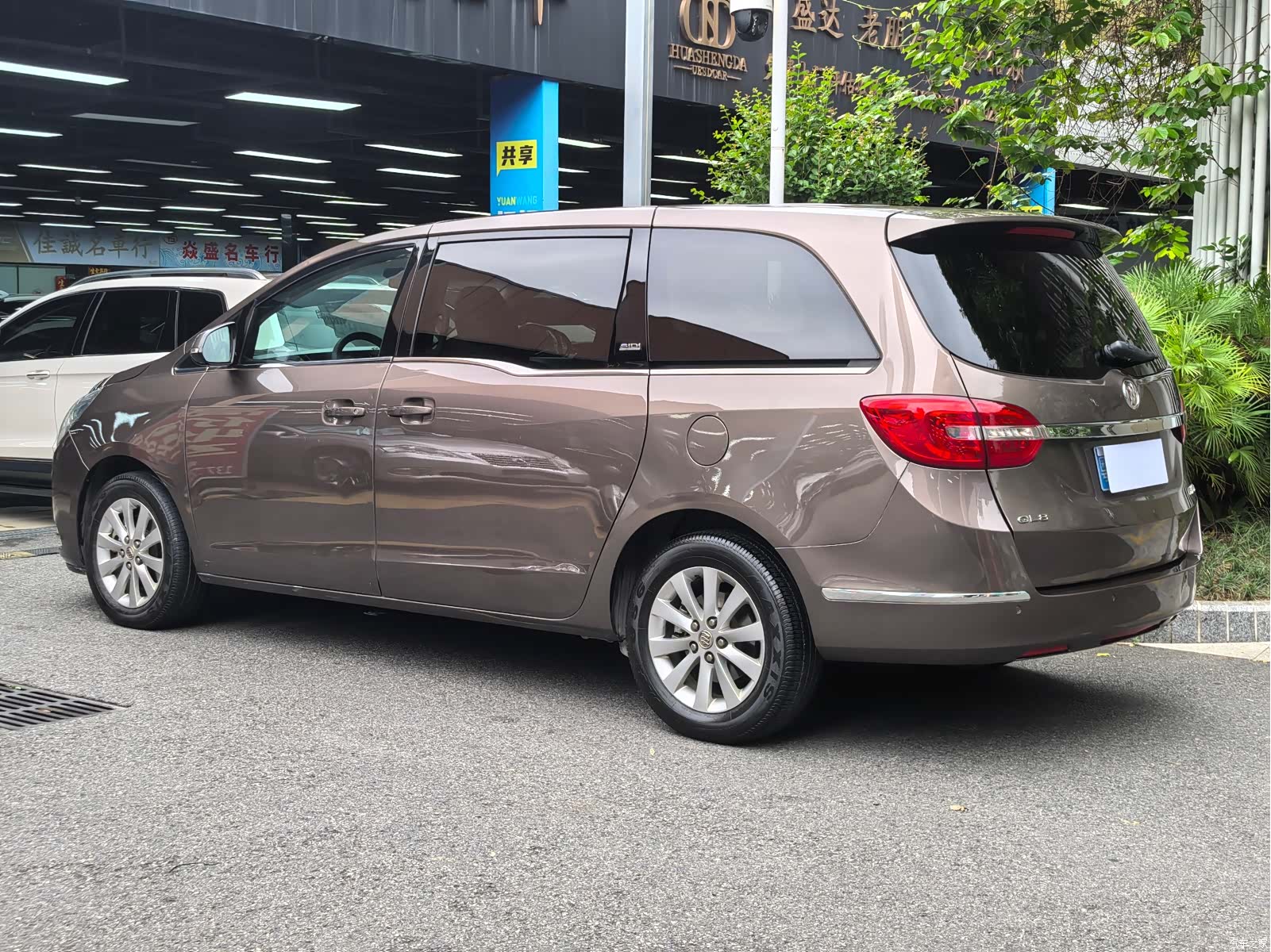Buick GL8, 2016 4