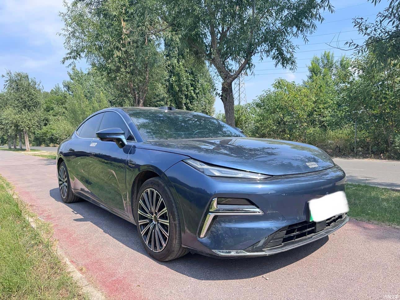 Geely 8, 2025 3