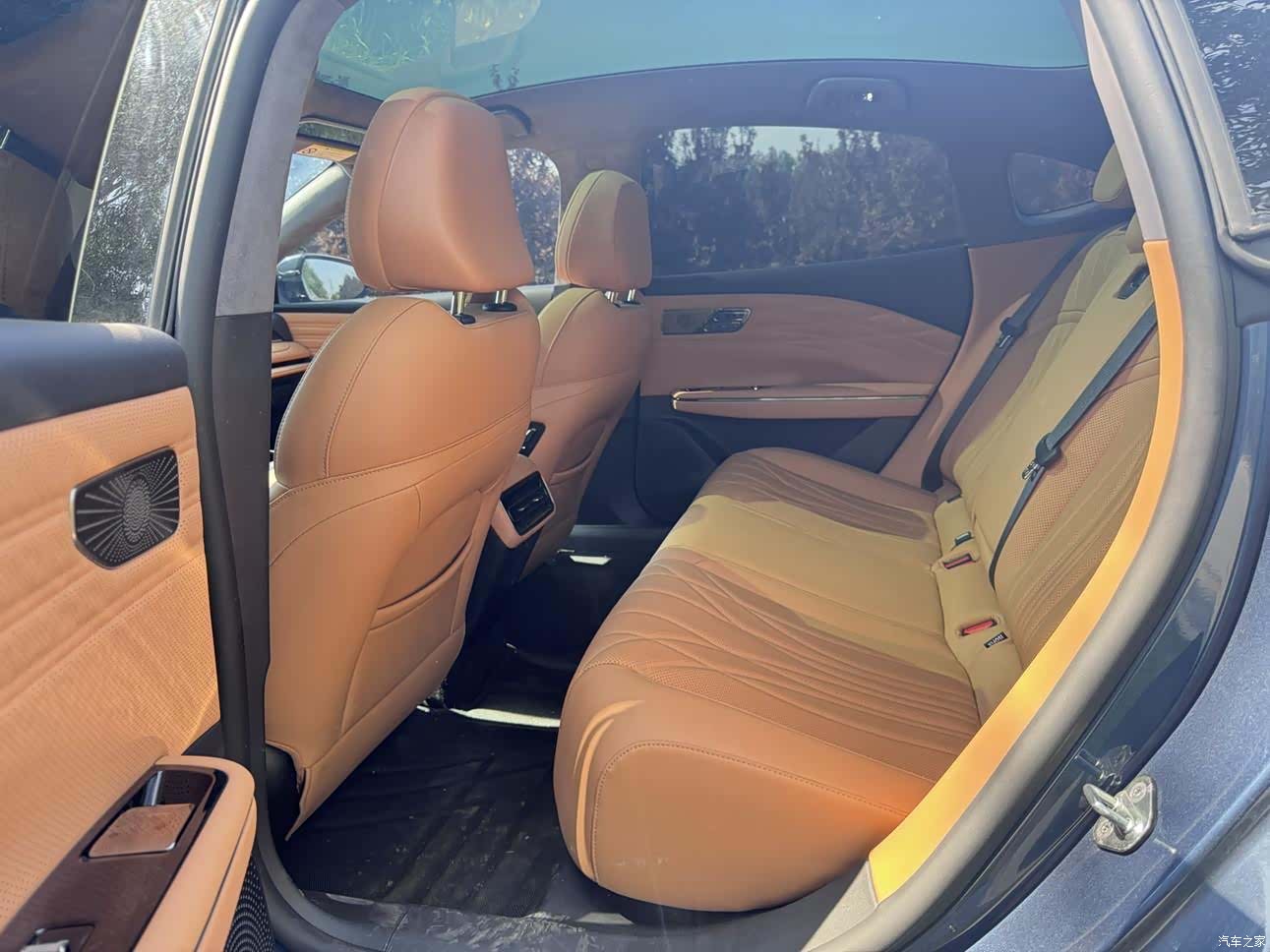 Geely 8, 2025 все фото