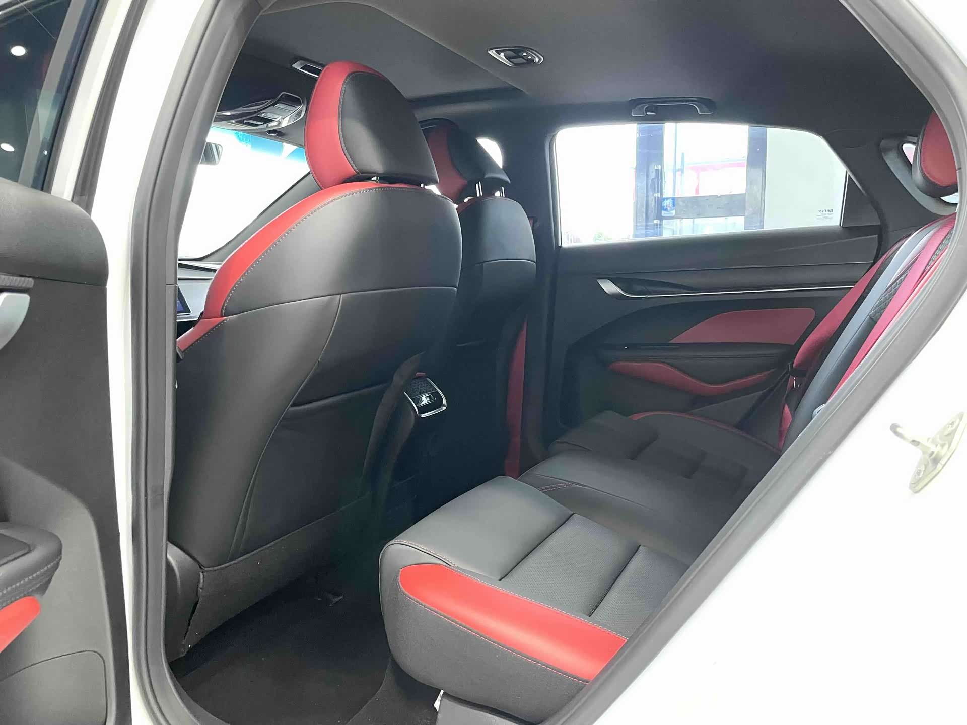 Geely Binray, 2021 10