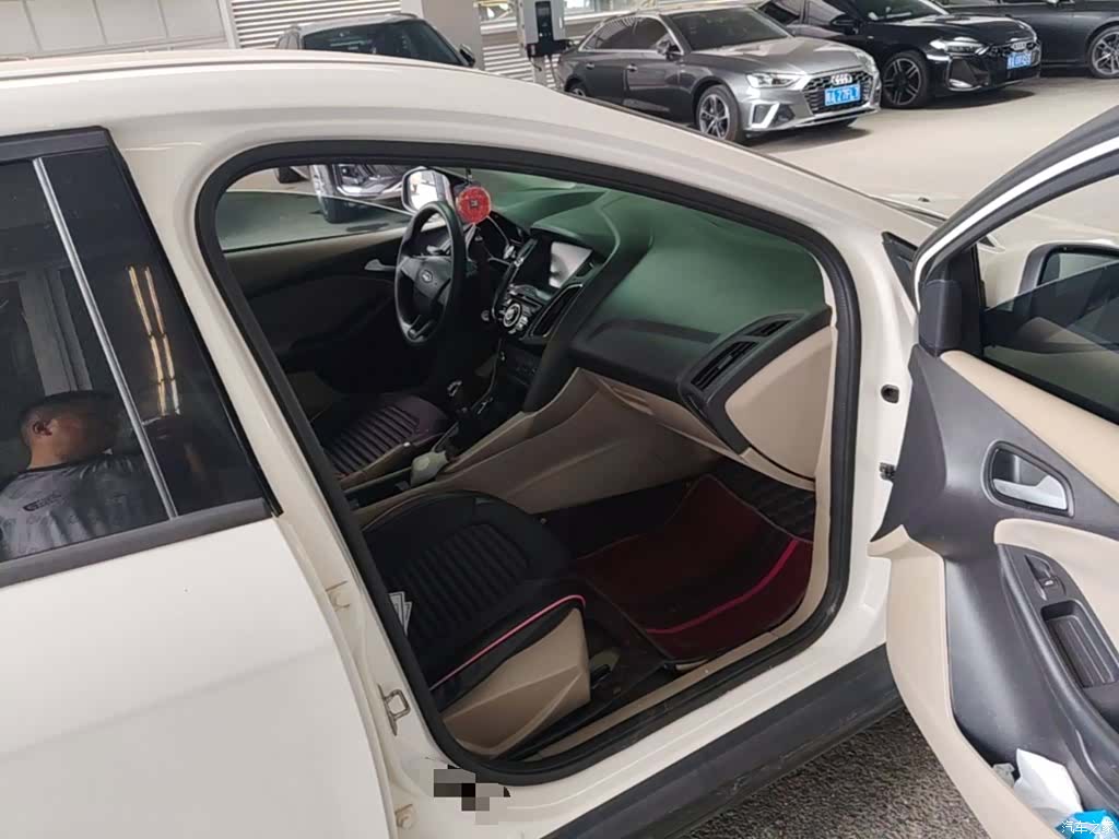 Ford Focus, 2017 11