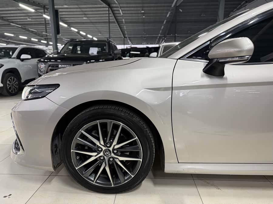 Toyota Camry 2021, фото 4