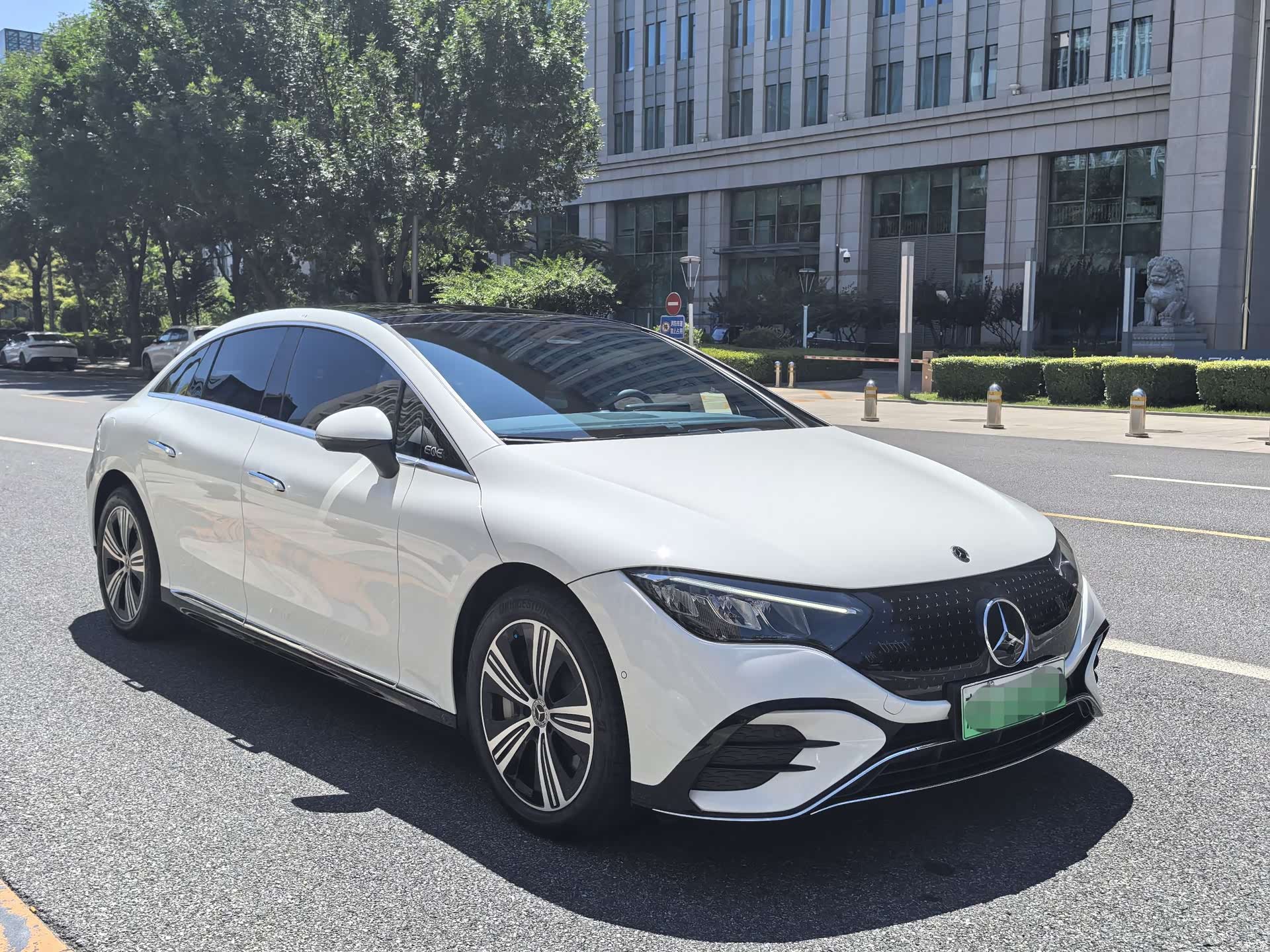 Mercedes-Benz EQE, 2025 все фото