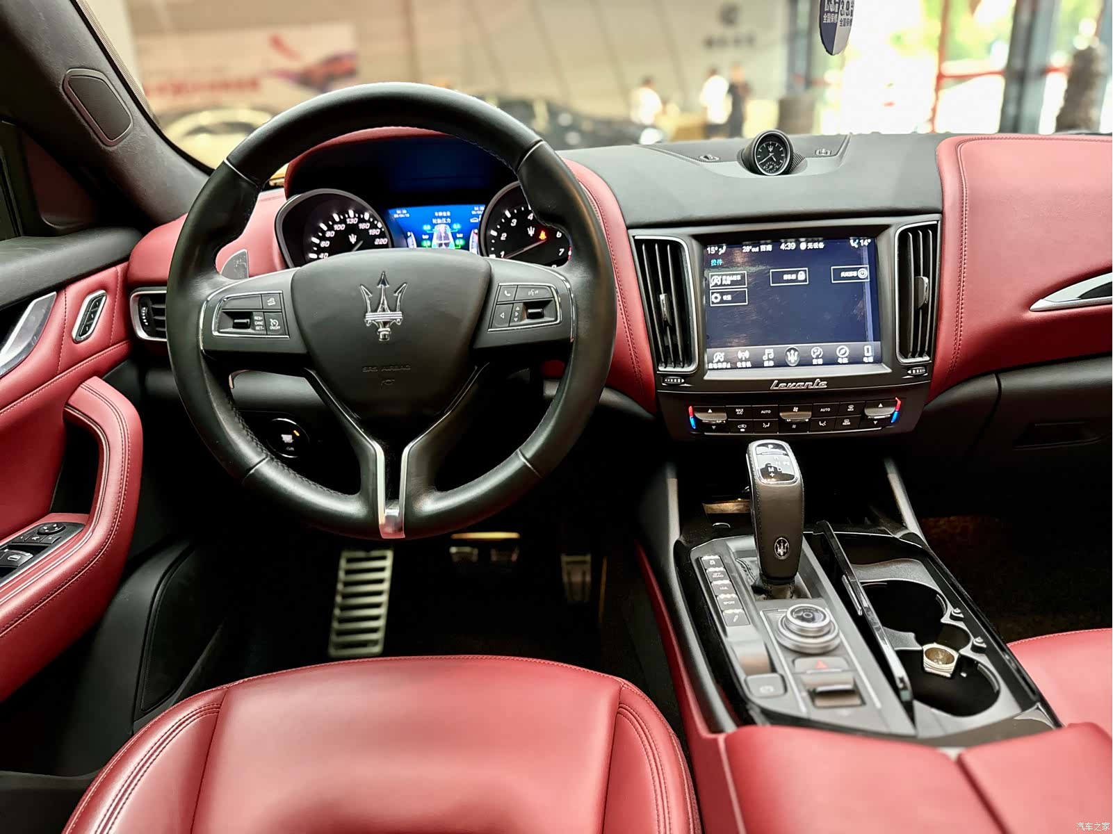 Maserati Levante, 2021 все фото