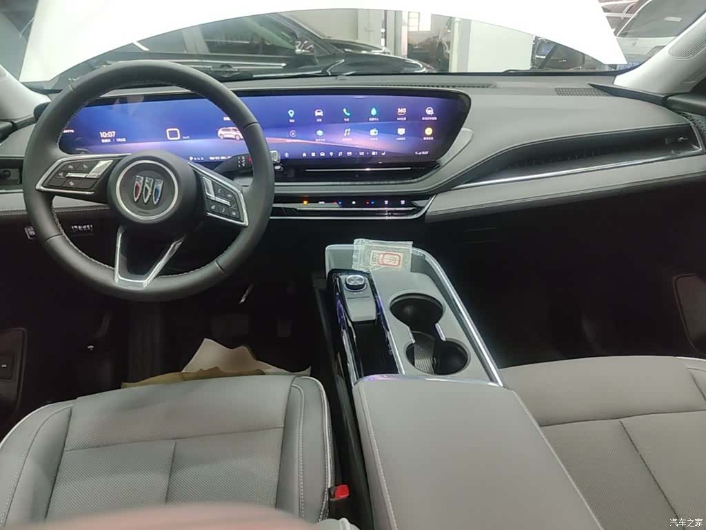 Buick E5, 2025 10