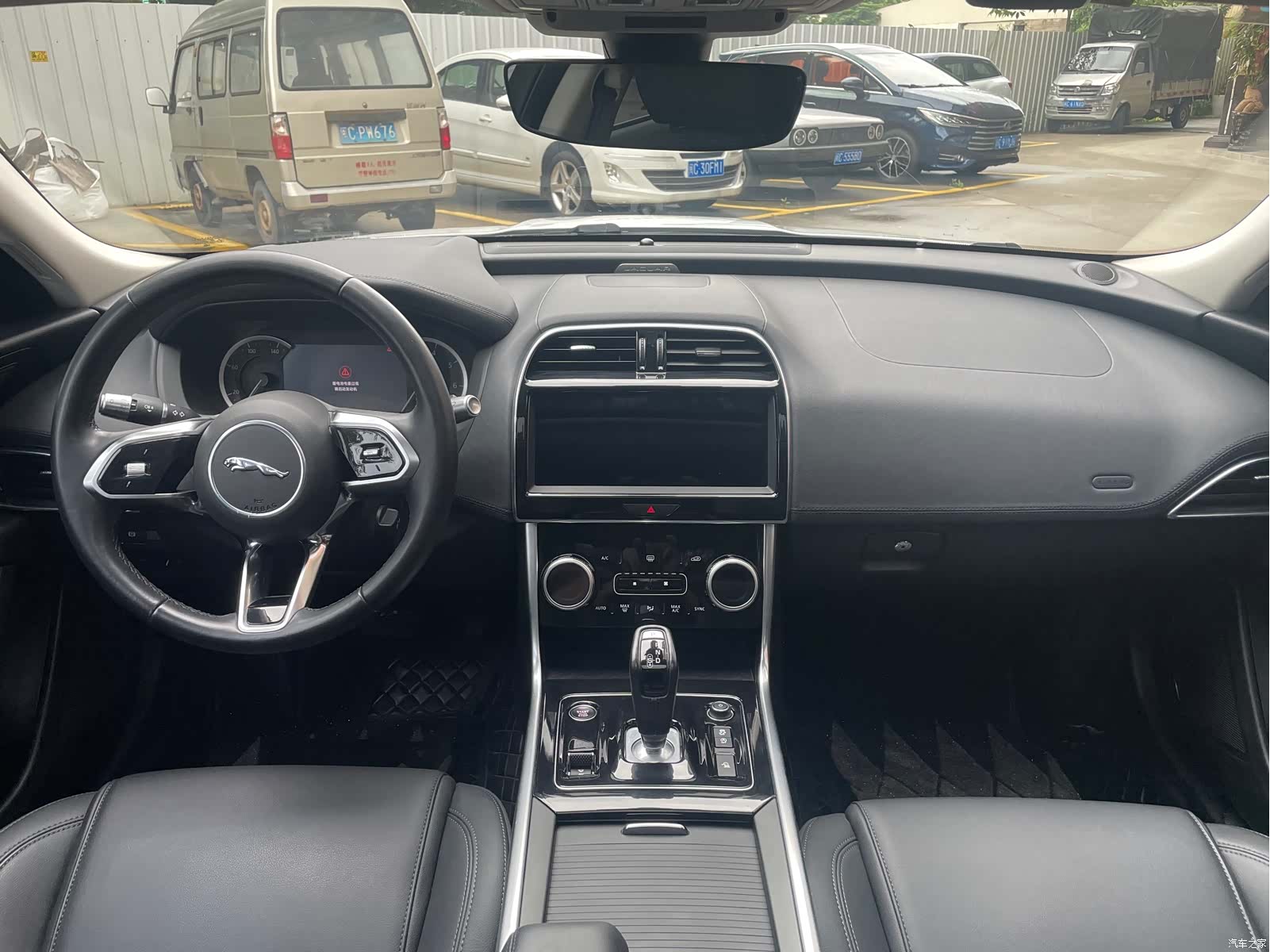 Land Rover XEL, 2020 7