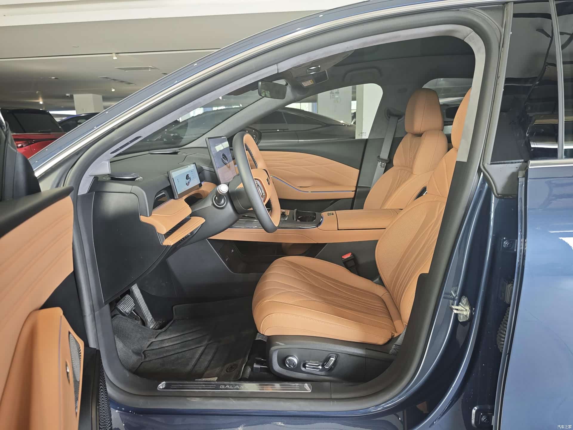 Geely 8, 2025 4