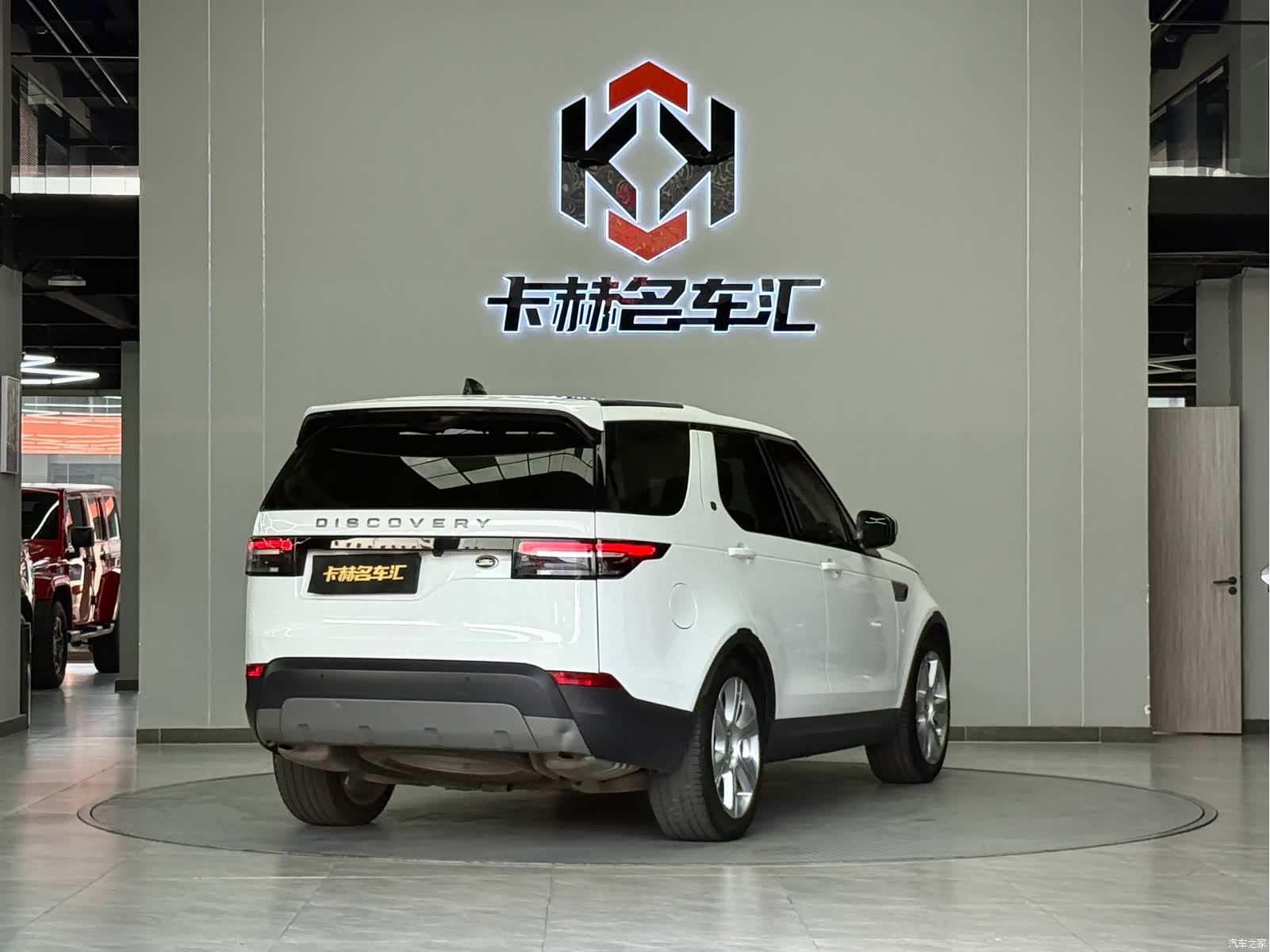 Land Rover Discovery, 2019 4