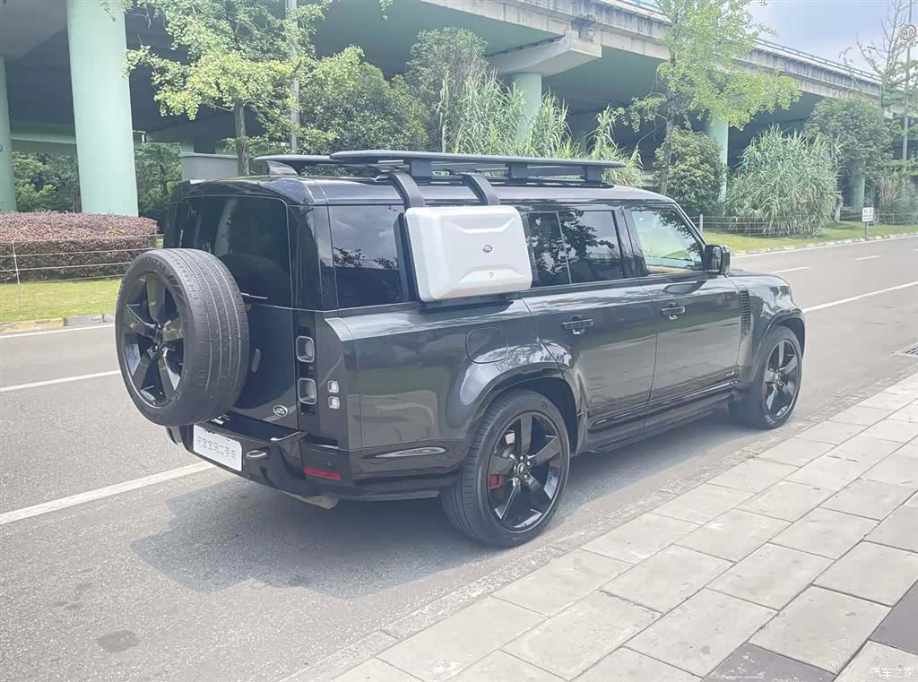 Land Rover Defender, 2023 9