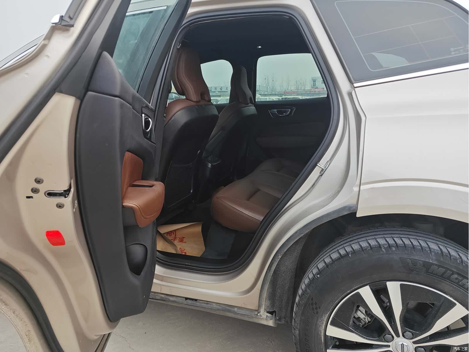 Volvo XC60, 2024 все фото