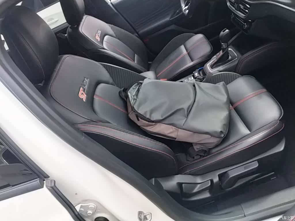 Ford Focus, 2023 25