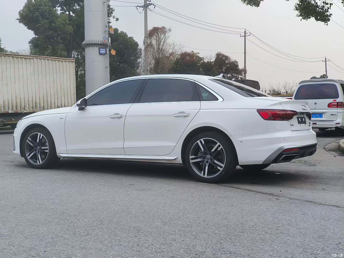 Audi A4L, 2022 9