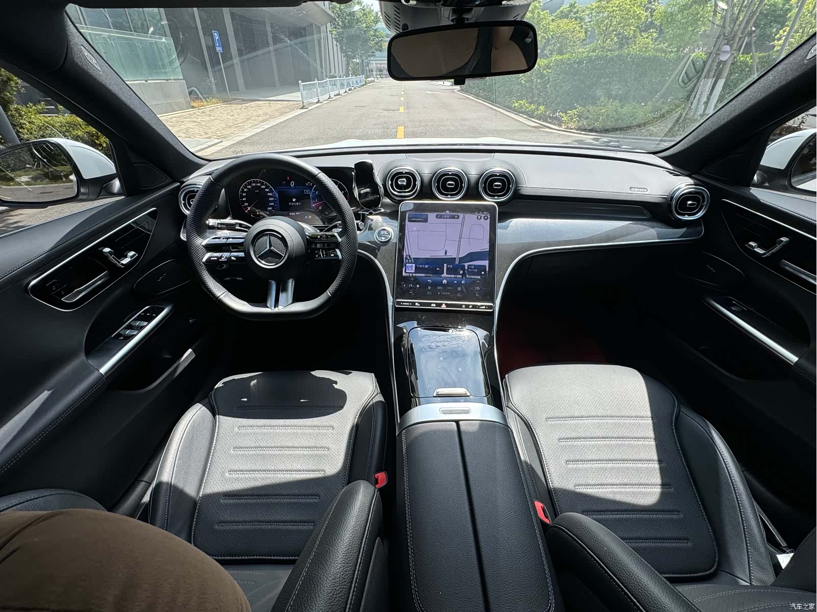 Mercedes-Benz C-Class, 2024 8
