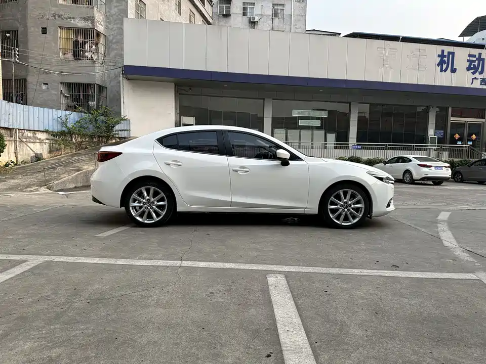 Mazda 3 Angkesaila