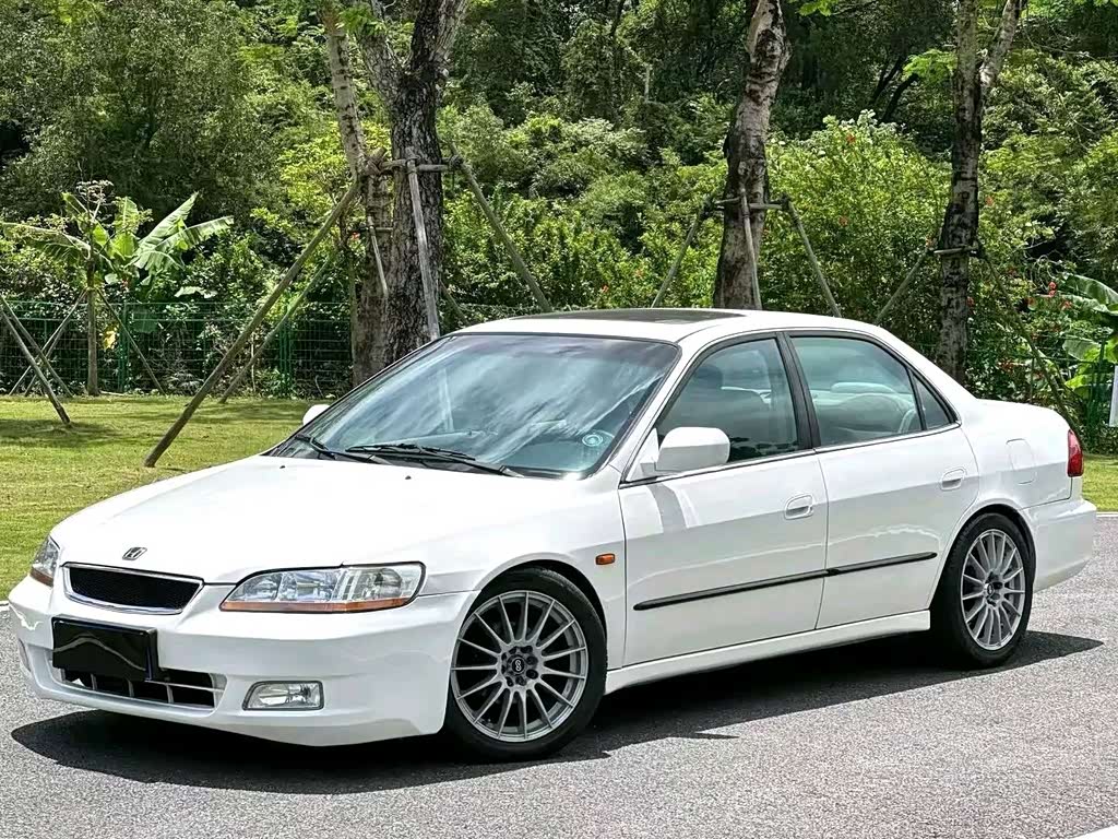 Honda Accord 2000 2.3 AT
