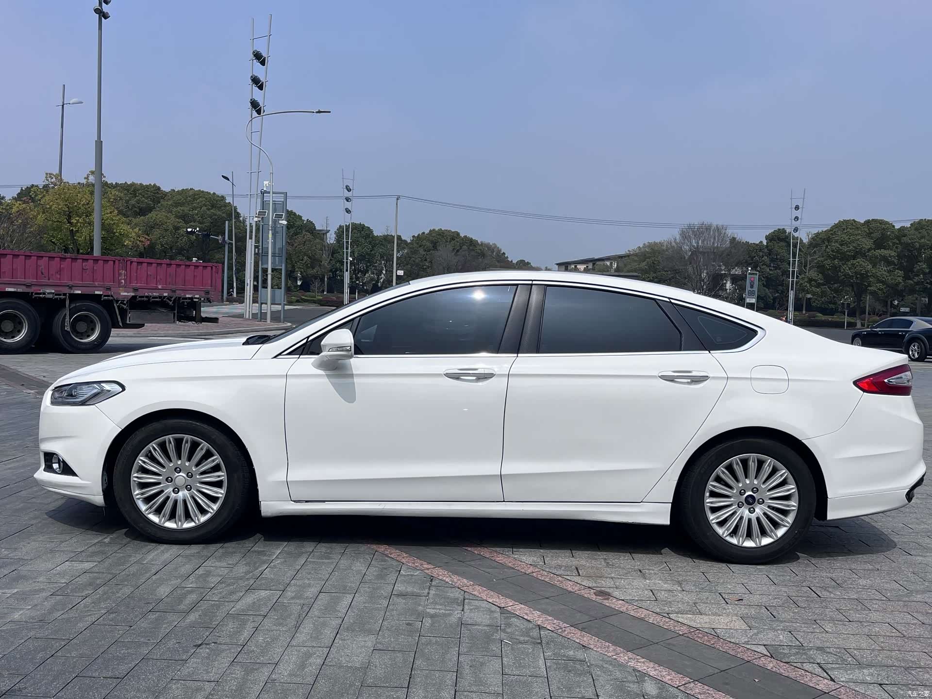Ford Mondeo, 2014 7