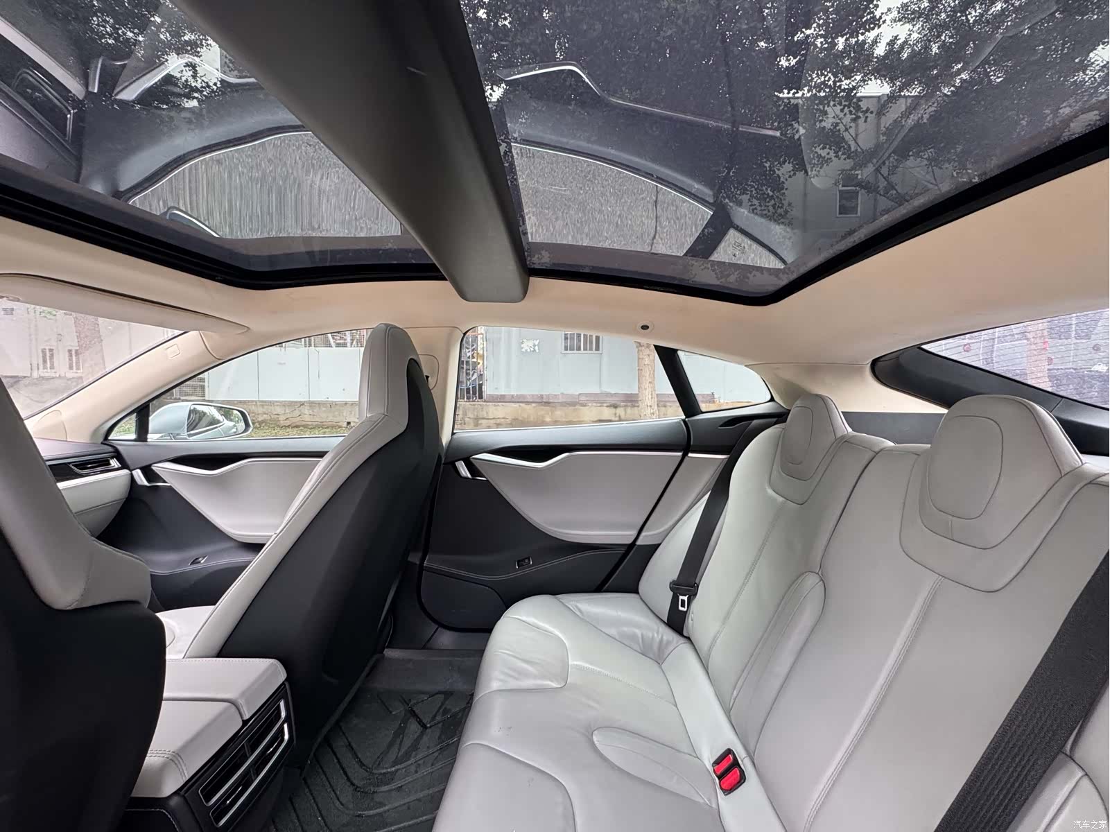 Tesla Model S, 2014 19