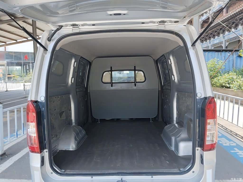 Wuling V, 2020 19