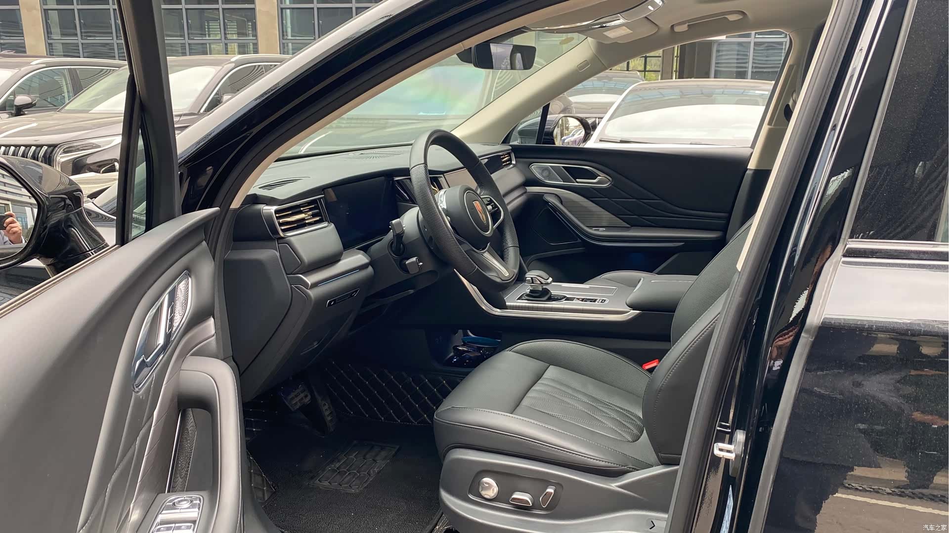 Hongqi HS7, 2024 9