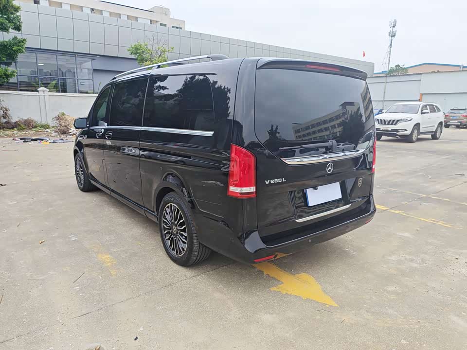 Mercedes-Benz V-class