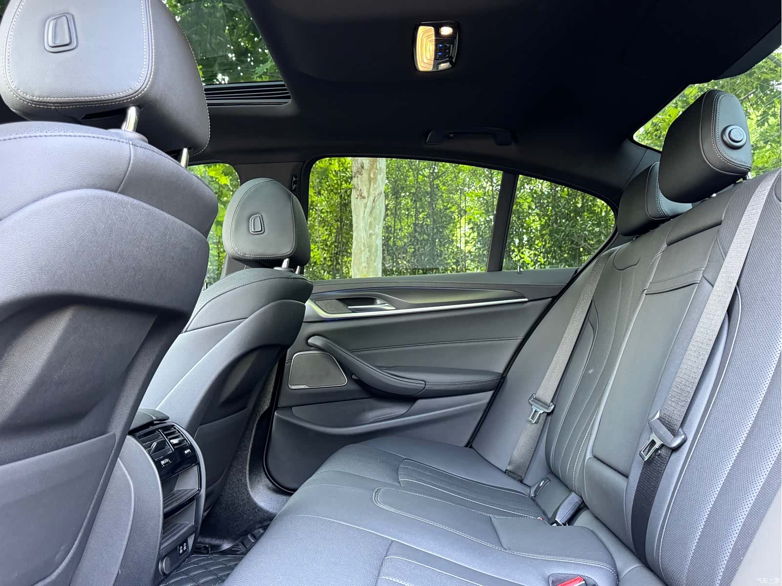 BMW 5 Series, 2023 11